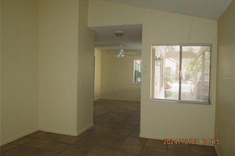 Villa ou maison à louer à Winter Springs, Floride: 3 chambres, 126.72 m2 № 2419175 - photo 9