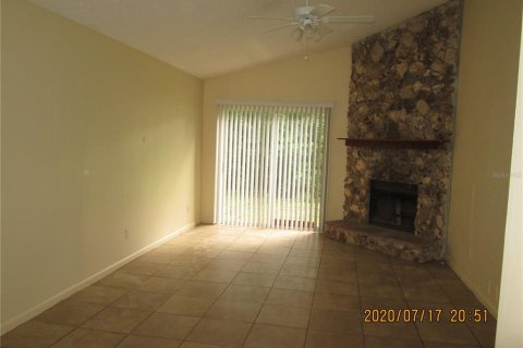 Villa ou maison à louer à Winter Springs, Floride: 3 chambres, 126.72 m2 № 2419175 - photo 2