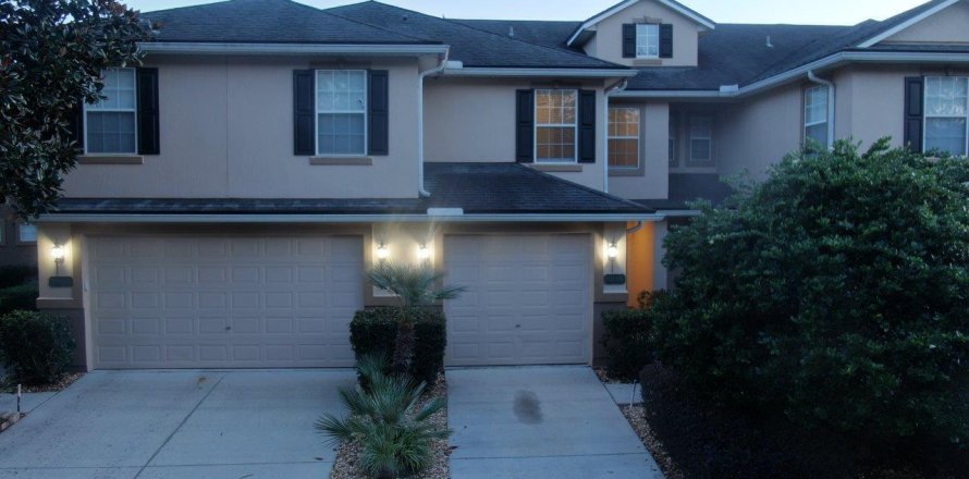 Casa en Orange Park, Florida 3 dormitorios, 150.22 m2 № 891578