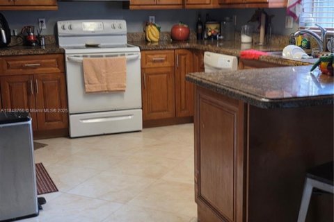 Townhouse in Homestead, Florida 3 bedrooms, 138.24 sq.m. № 1852241 - photo 11