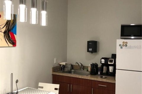 Commercial property in Orlando, Florida 137.96 sq.m. № 2379362 - photo 11