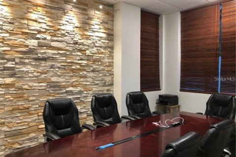 Commercial property in Orlando, Florida 137.96 sq.m. № 2379362 - photo 6