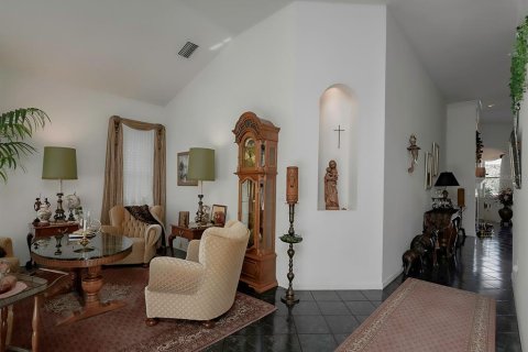 House in Lutz, Florida 4 bedrooms, 219.62 sq.m. № 1871156 - photo 3