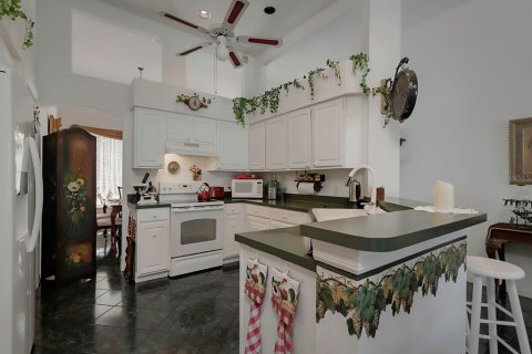 House in Lutz, Florida 4 bedrooms, 219.62 sq.m. № 1871156 - photo 21