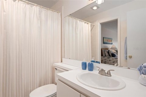Condo in Longboat Key, Florida, 2 bedrooms  № 251576 - photo 19
