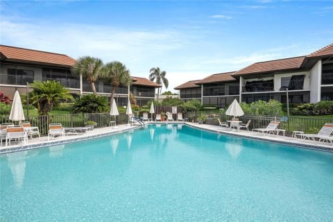 Condo in Longboat Key, Florida, 2 bedrooms  № 251576 - photo 27