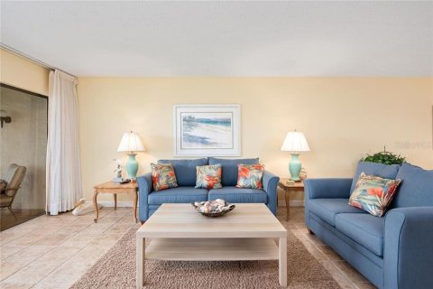 Condo in Longboat Key, Florida, 2 bedrooms  № 251576 - photo 7