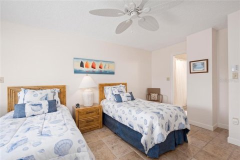 Condo in Longboat Key, Florida, 2 bedrooms  № 251576 - photo 18