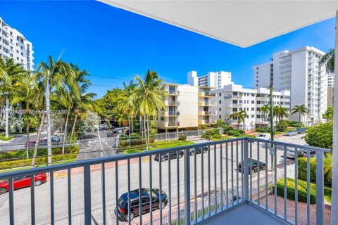 Condo in Miami Beach, Florida, 1 bedroom  № 2087067