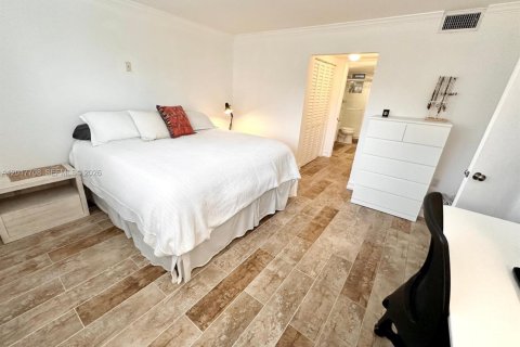 Condo in Miami Beach, Florida, 1 bedroom  № 2087067 - photo 6