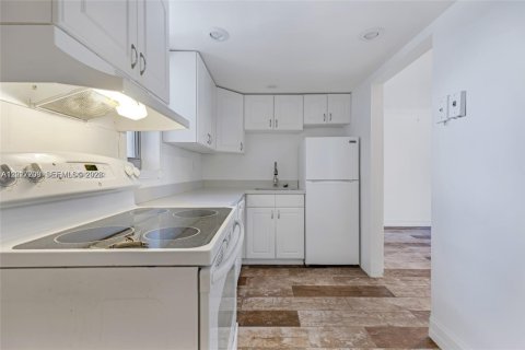 Condo in Miami Beach, Florida, 1 bedroom  № 2087067 - photo 7