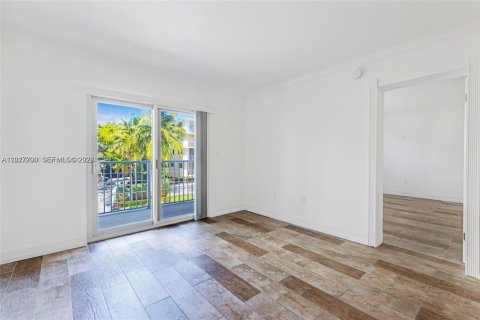 Condo in Miami Beach, Florida, 1 bedroom  № 2087067 - photo 4