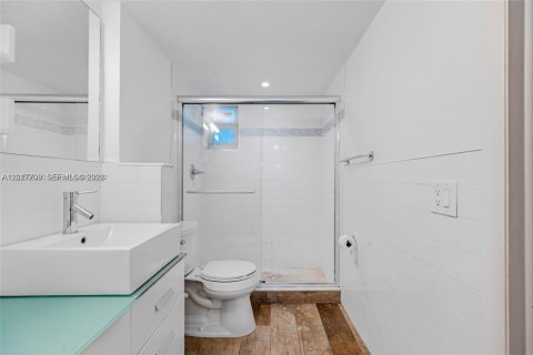 Condo in Miami Beach, Florida, 1 bedroom  № 2087067 - photo 9