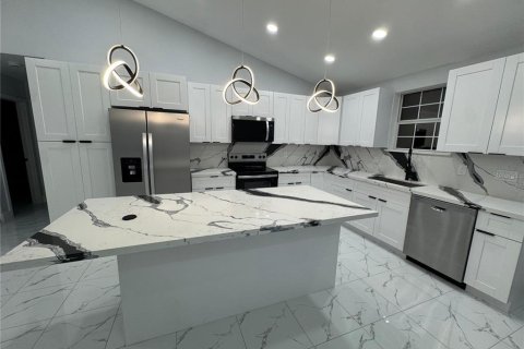 Villa ou maison à vendre à Avon Park, Floride: 3 chambres, 147.71 m2 № 2219319 - photo 4