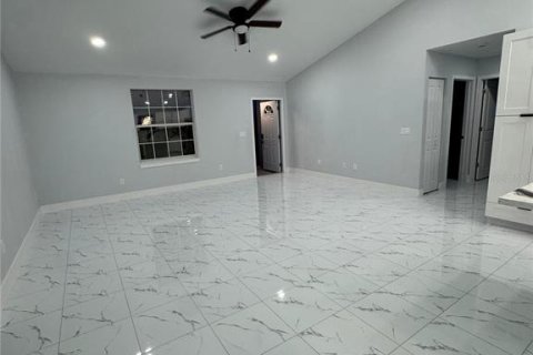 Villa ou maison à vendre à Avon Park, Floride: 3 chambres, 147.71 m2 № 2219319 - photo 5
