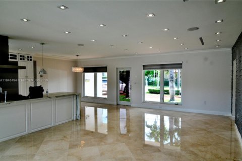 Villa ou maison à vendre à North Miami, Floride: 4 chambres, 169.55 m2 № 1847769 - photo 12