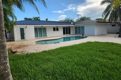 Villa ou maison à vendre à North Miami, Floride: 4 chambres, 169.55 m2 № 1847769 - photo 5