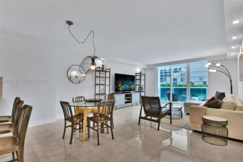 Condo in Miami Beach, Florida, 1 bedroom  № 2411136 - photo 10