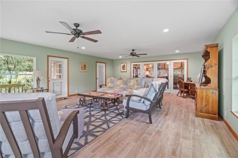 House in Ocala, Florida 5 bedrooms, 391.77 sq.m. № 2267501 - photo 13