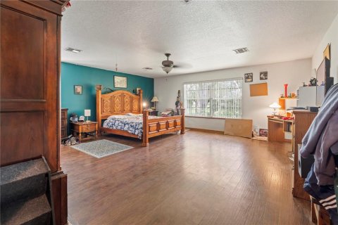House in Ocala, Florida 5 bedrooms, 391.77 sq.m. № 2267501 - photo 17
