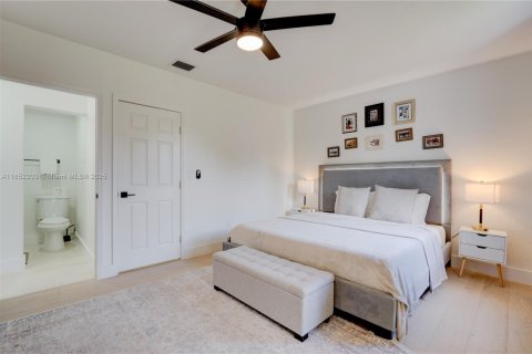 House in Miami, Florida 4 bedrooms, 192.77 sq.m. № 1858555 - photo 13