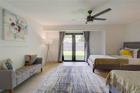 House in Miami, Florida 4 bedrooms, 192.77 sq.m. № 1858555 - photo 17