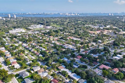 House in Miami, Florida 4 bedrooms, 192.77 sq.m. № 1858555 - photo 29