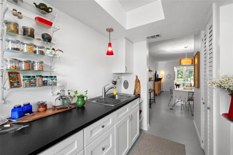 Condominio en venta en Dunedin, Florida, 1 dormitorio, 67.35 m2 № 2101893 - foto 8