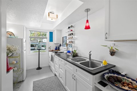 Condominio en venta en Dunedin, Florida, 1 dormitorio, 67.35 m2 № 2101893 - foto 6