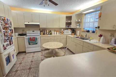 Купить виллу или дом в Майами, Флорида 4 спальни, 190.08м2, № 2003915 - фото 7