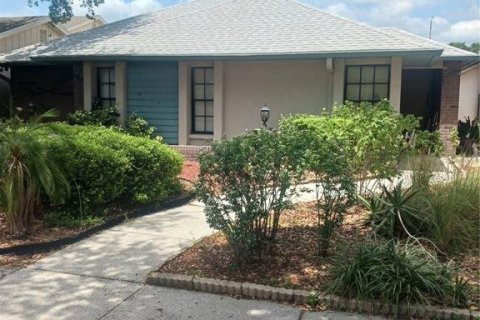 House in Tampa, Florida 3 bedrooms, 142.51 sq.m. № 1654551 - photo 1