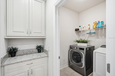 Casa en venta en Tampa, Florida, 4 dormitorios, 279.91 m2 № 2427598 - foto 13