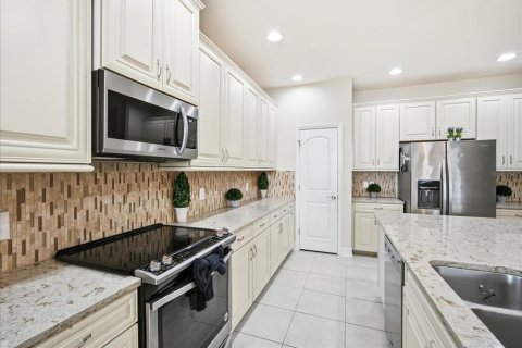 Casa en venta en Tampa, Florida, 4 dormitorios, 279.91 m2 № 2427598 - foto 8