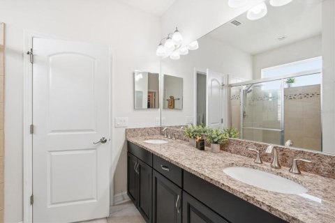 Casa en venta en Tampa, Florida, 4 dormitorios, 279.91 m2 № 2427598 - foto 26
