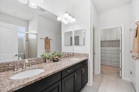Casa en venta en Tampa, Florida, 4 dormitorios, 279.91 m2 № 2427598 - foto 17