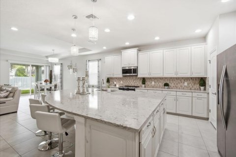 Casa en venta en Tampa, Florida, 4 dormitorios, 279.91 m2 № 2427598 - foto 5