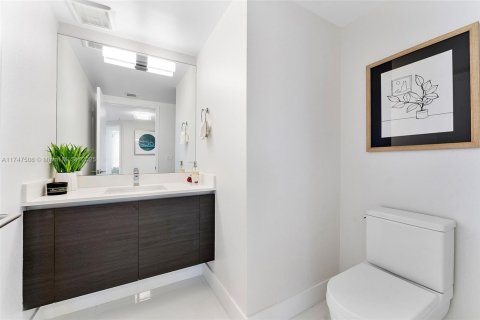 Condo in Sunny Isles Beach, Florida, 3 bedrooms  № 1705188 - photo 11