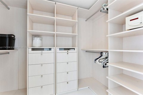 Condo in Sunny Isles Beach, Florida, 3 bedrooms  № 1705188 - photo 20