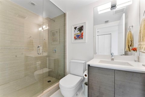 Condo in Sunny Isles Beach, Florida, 3 bedrooms  № 1705188 - photo 15