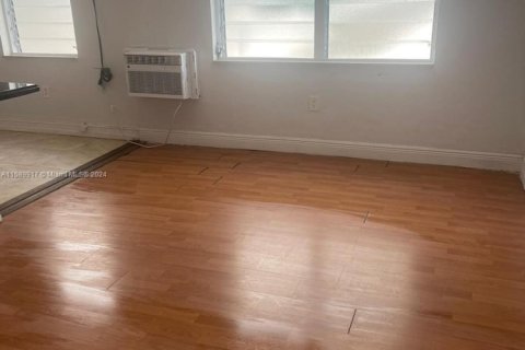 Condominio en venta en Miami Beach, Florida, 1 dormitorio, 45.8 m2 № 1811152 - foto 12