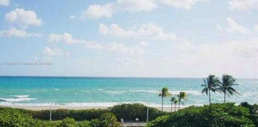 Condominio en Miami Beach, Florida, 1 dormitorio  № 1811152