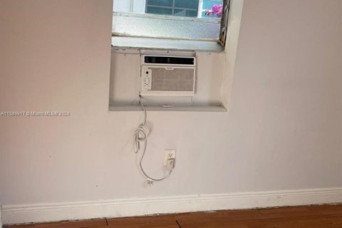 Condominio en venta en Miami Beach, Florida, 1 dormitorio, 45.8 m2 № 1811152 - foto 13