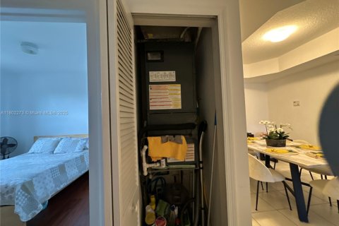 Condo in Doral, Florida, 3 bedrooms  № 1888720 - photo 15