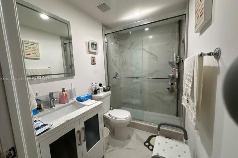 Condo in Doral, Florida, 3 bedrooms  № 1888720 - photo 11