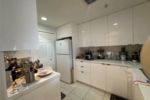 Condo in Doral, Florida, 3 bedrooms  № 1888720 - photo 19