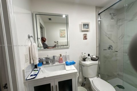 Condo in Doral, Florida, 3 bedrooms  № 1888720 - photo 12