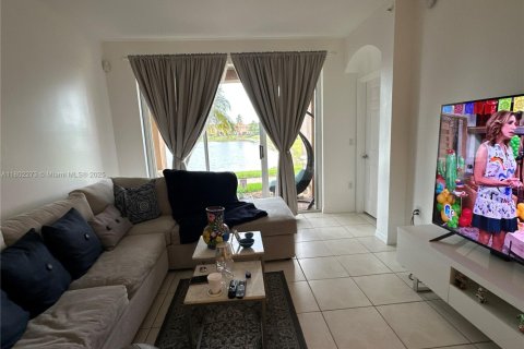Condo in Doral, Florida, 3 bedrooms  № 1888720 - photo 25