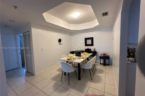 Condo in Doral, Florida, 3 bedrooms  № 1888720 - photo 18