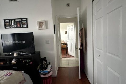 Condo in Doral, Florida, 3 bedrooms  № 1888720 - photo 5