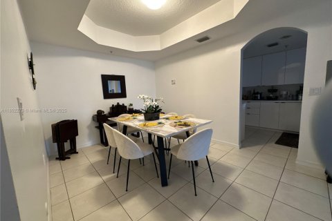 Condo in Doral, Florida, 3 bedrooms  № 1888720 - photo 16